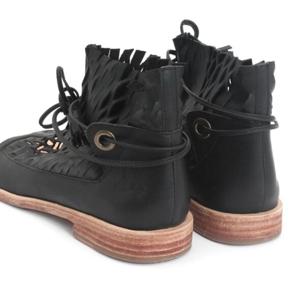 John Fluevog River Acre Black Leather Sandals 11 - Picture 5 of 13